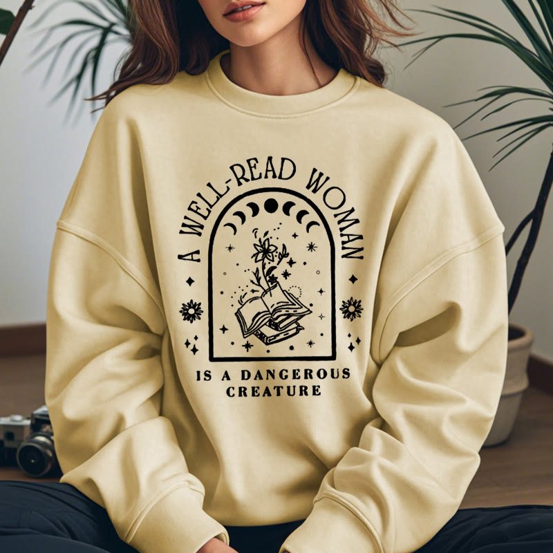 A WELL-READ WOMAN Womens Crewneck Sweatshirt Pullover