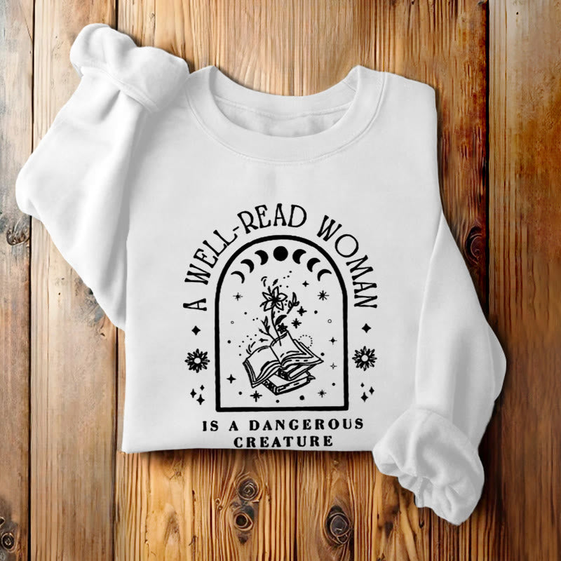 A WELL-READ WOMAN Womens Crewneck Sweatshirt Pullover