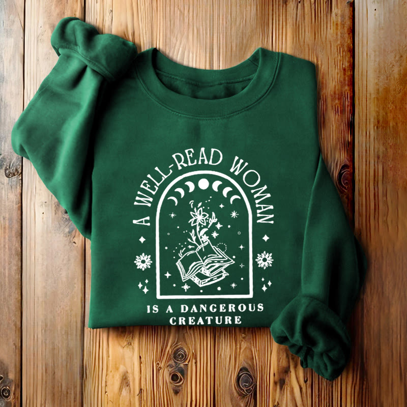 A WELL-READ WOMAN Womens Crewneck Sweatshirt Pullover