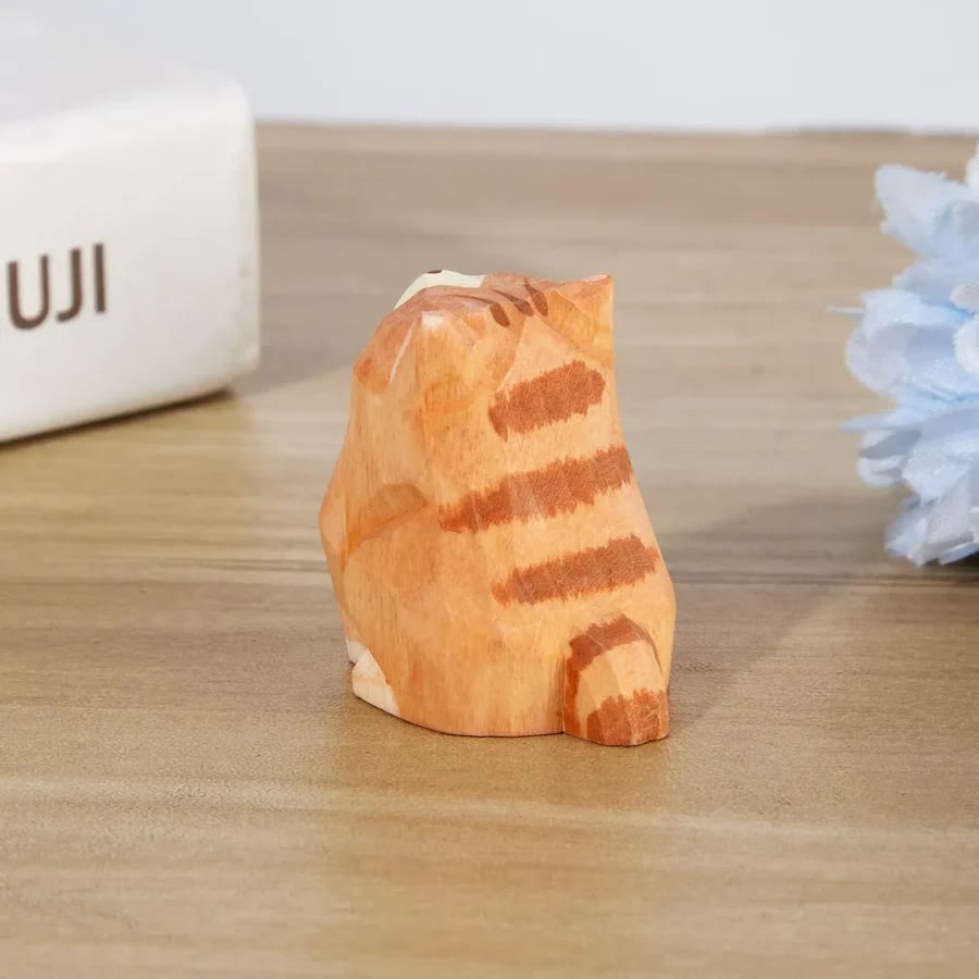 A Proud Cat Carved Wooden Sculpture Desktop Deocr For Gift